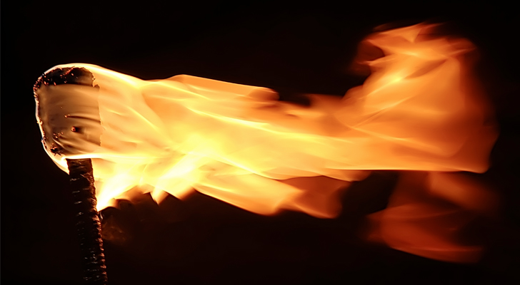 Gasmanifestatie fakkeloptocht Loppersum